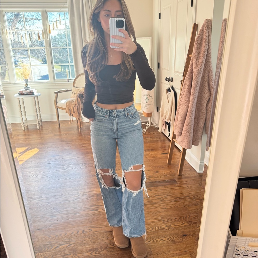 American Eagle Distressed Jeans